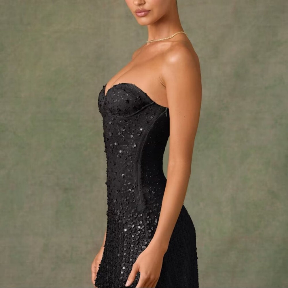 Viela Embellished Sweetheart-Neck A-Line Mini Dress in Black - Picture 3 of 7